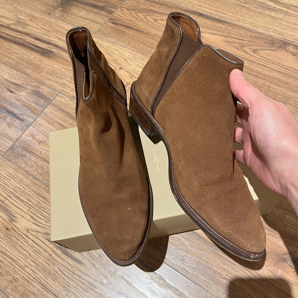 Massimo dutti brown suede booties